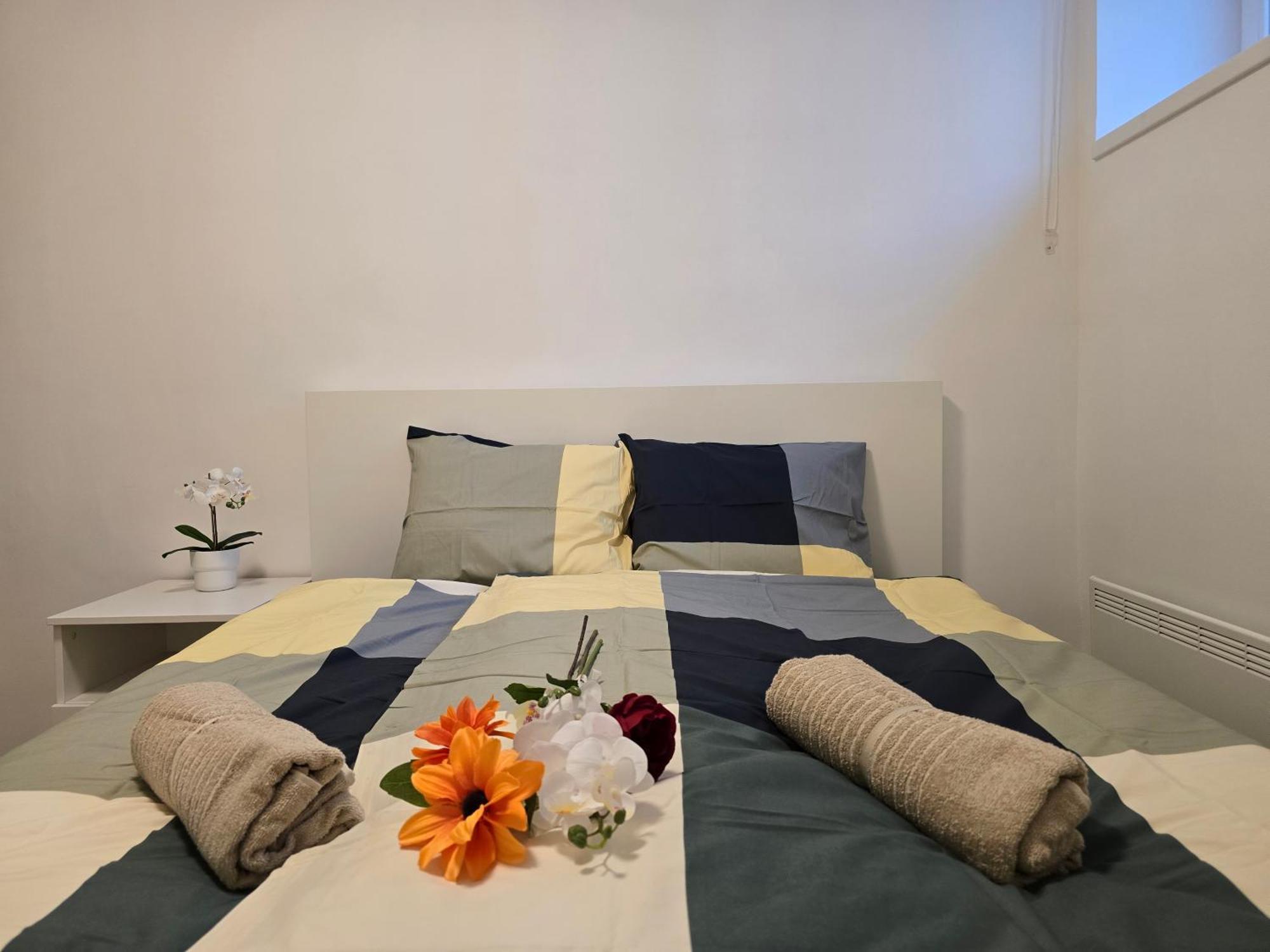 Metropolitan Tranquility Near Deli Railway Station Apartment Budapest